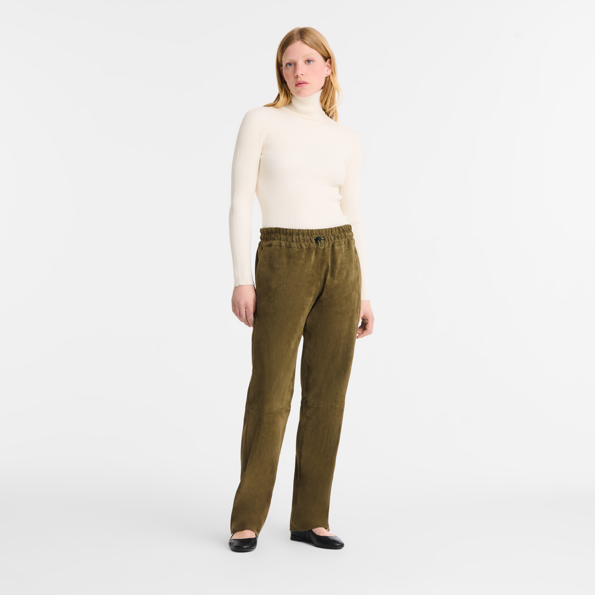 Maglione aderente con colletto alto